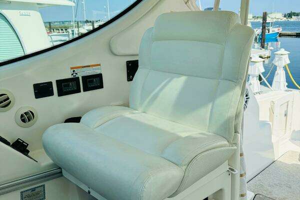 2007 Tiara Yachts 39