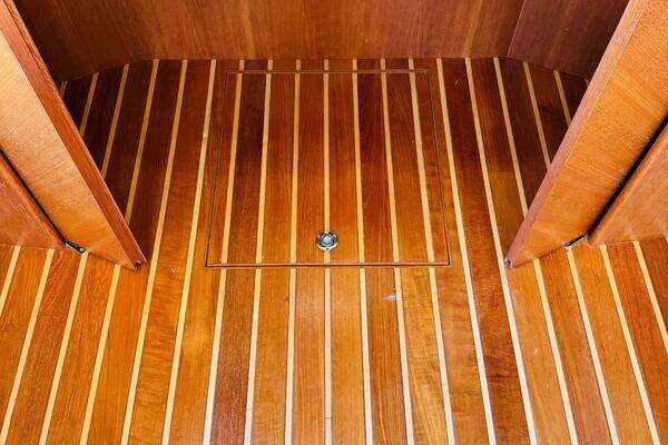 2007 Tiara Yachts 39