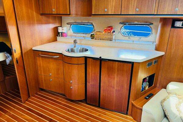 2007 Tiara Yachts 39