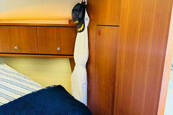 2007 Tiara Yachts 39