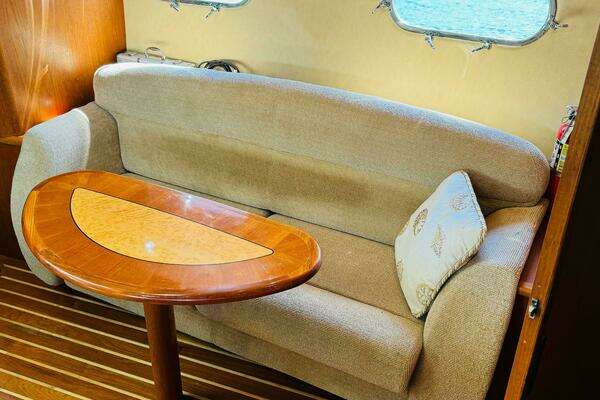 2007 Tiara Yachts 39