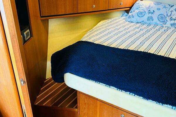 2007 Tiara Yachts 39