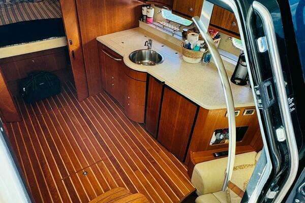 2007 Tiara Yachts 39