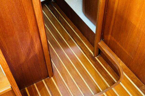 2007 Tiara Yachts 39