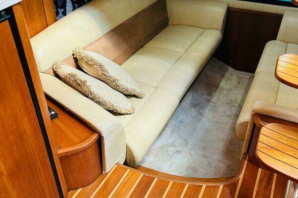 2007 Tiara Yachts 39