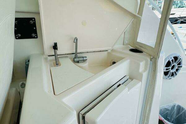 2007 Tiara Yachts 39