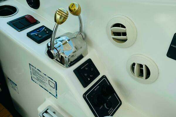 2007 Tiara Yachts 39