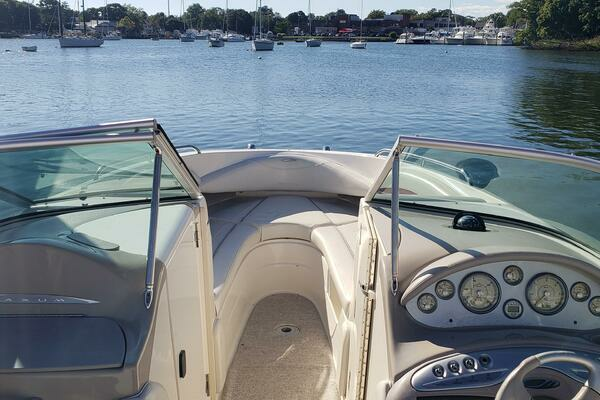 Photo of the 2004 Maxum 2400 SCR