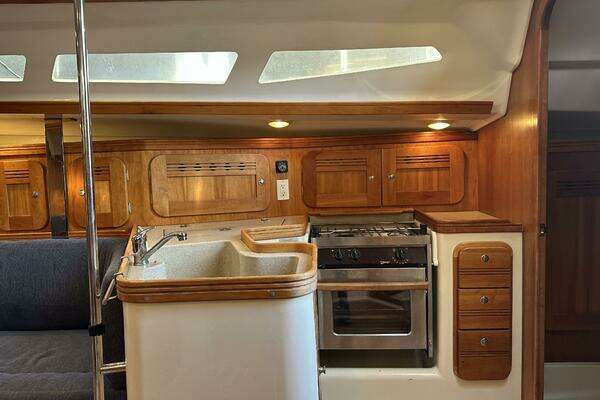 C&C 115 Yacht For Sale