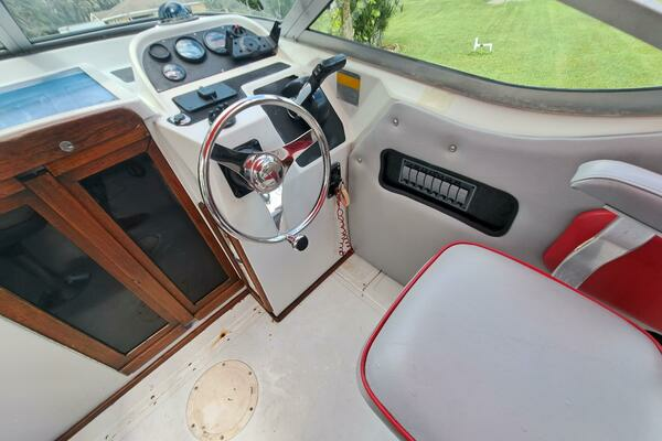 Photo of the 1988 Boston Whaler Temptation 2200