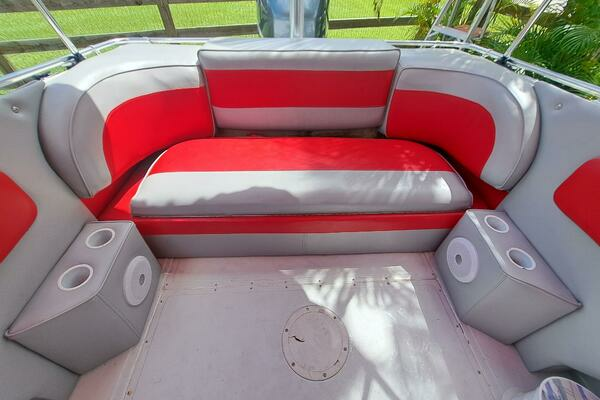 Photo of the 1988 Boston Whaler Temptation 2200