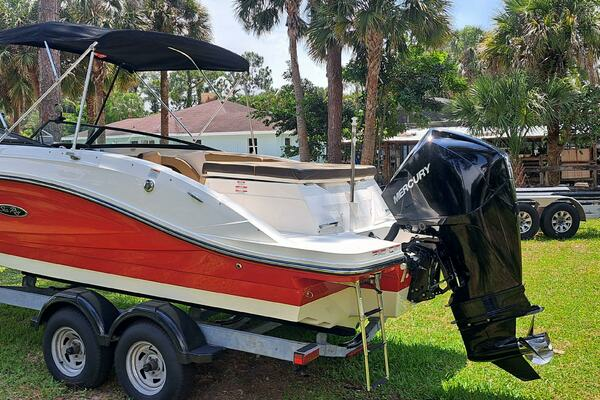Photo of the 2019 Sea Ray SPX 230 OB