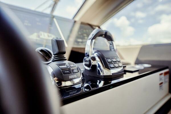 Transcendence 78ft Azimut Yacht For Sale