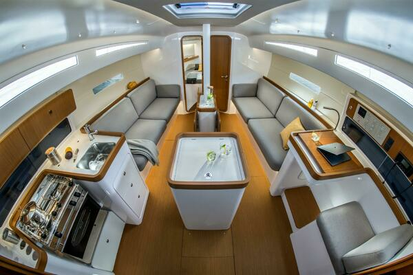36ft Beneteau Yacht For Sale