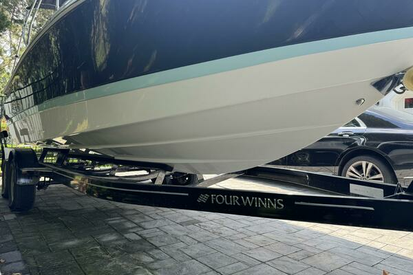 Photo of the 2019 Four Winns H230