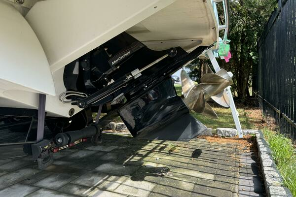 Photo of the 2019 Four Winns H230