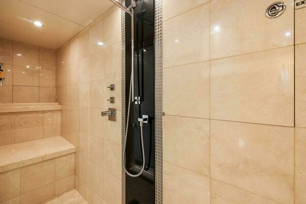 2008 Palmer Johnson 124