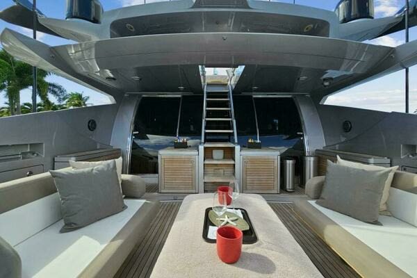 2008 Palmer Johnson 124