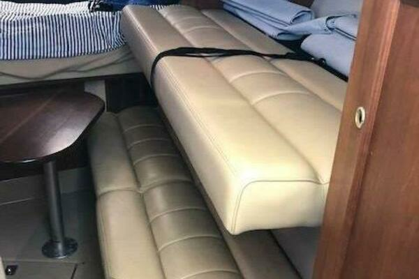 Photo of the 2001 Rampage 30 Express