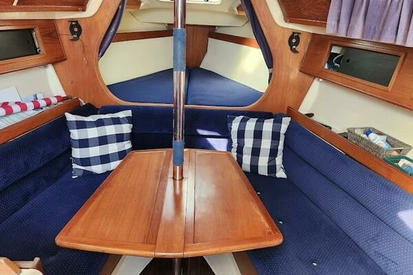 Photo of the 1986 Pearson Auxiliary Sloop