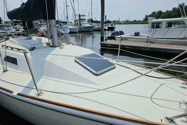 Photo of the 1986 Pearson Auxiliary Sloop
