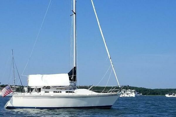 Photo of the 1986 Pearson Auxiliary Sloop