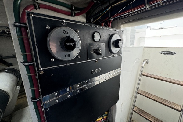 Negotiator 54ft Hatteras Yacht For Sale