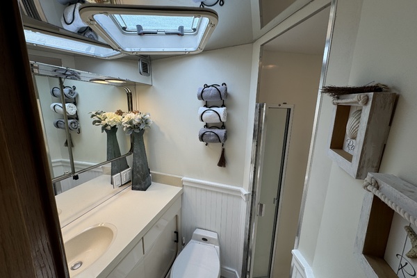 Negotiator 54ft Hatteras Yacht For Sale