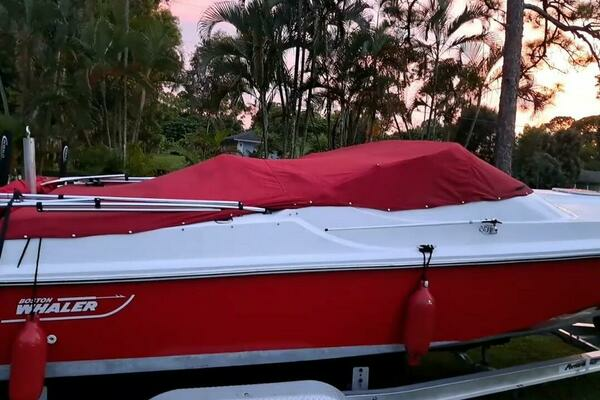 2021 Boston Whaler 31