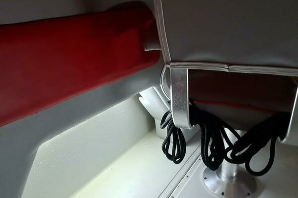 2021 Boston Whaler 31