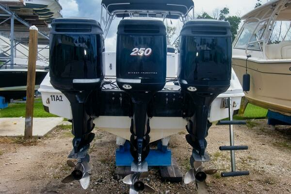 Photo of the 2005 Donzi 35 ZF Open