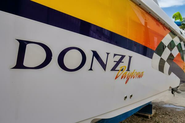Photo of the 2005 Donzi 35 ZF Open