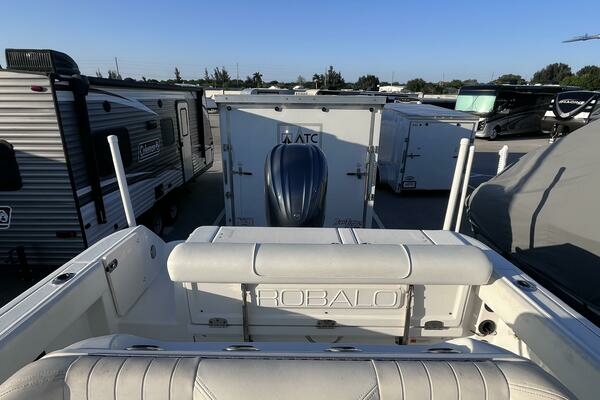 Photo of the 2013 Robalo R240 Center Console