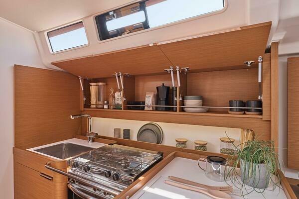 44ft Beneteau Yacht For Sale