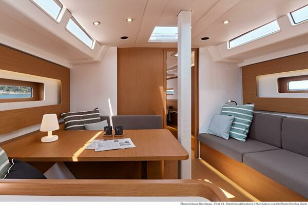 44ft Beneteau Yacht For Sale