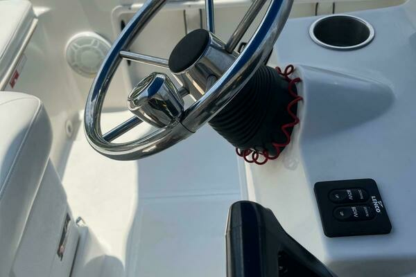 Photo of the 2009 Sailfish 1900 BB Bay Boat