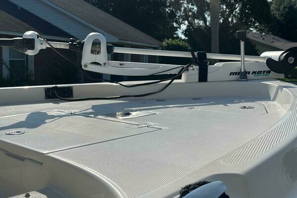 Photo of the 2009 Sailfish 1900 BB Bay Boat