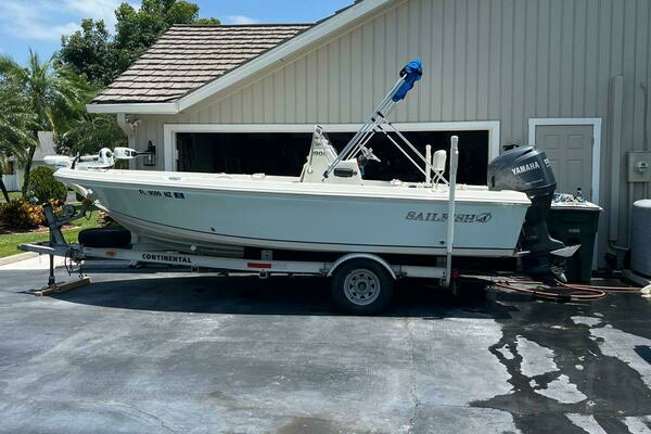 Photo of the 2009 Sailfish 1900 BB Bay Boat