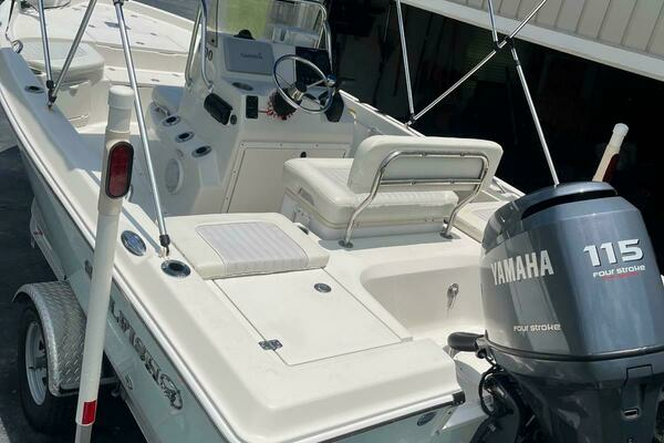 Photo of the 2009 Sailfish 1900 BB Bay Boat