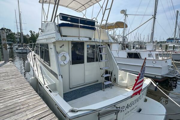 Photo of the 1987 Tollycraft 34 Sedan Sport "DRAGONFLY"