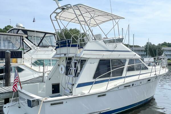 Photo of the 1987 Tollycraft 34 Sedan Sport "DRAGONFLY"