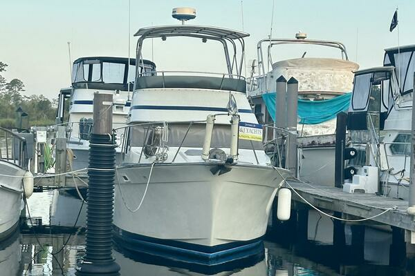 Photo of the 1987 Tollycraft 34 Sedan Sport "DRAGONFLY"