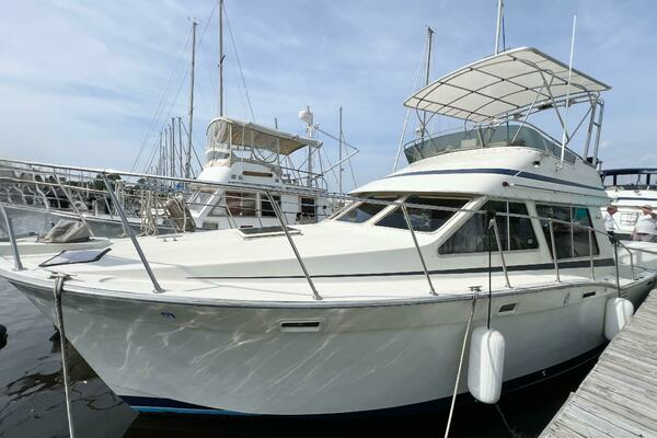 Photo of the 1987 Tollycraft 34 Sedan Sport "DRAGONFLY"