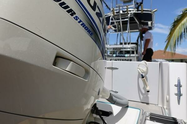 Photo of the 2001 Contender 27 Open "Late Fees"