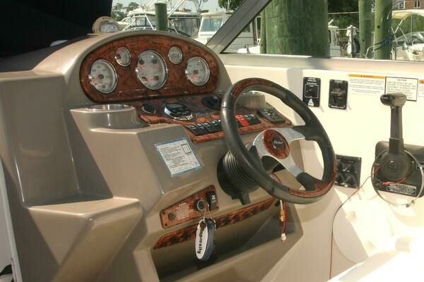 Photo of the 2006 Rinker 270 Fiesta Vee