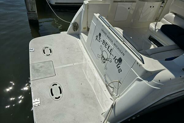 Photo of the 1999 Maxum 3000 SCR