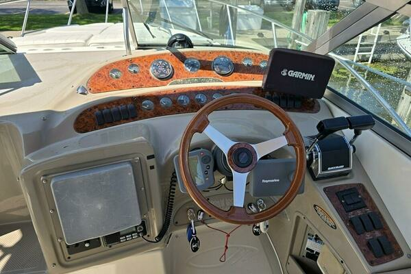 Photo of the 1999 Maxum 3000 SCR