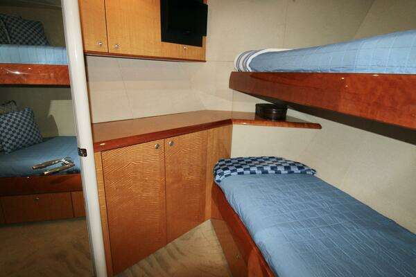 2007 Lazzara Yachts 74