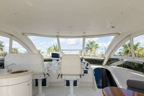 2007 Lazzara Yachts 74
