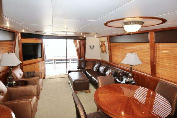 2007 Lazzara Yachts 74